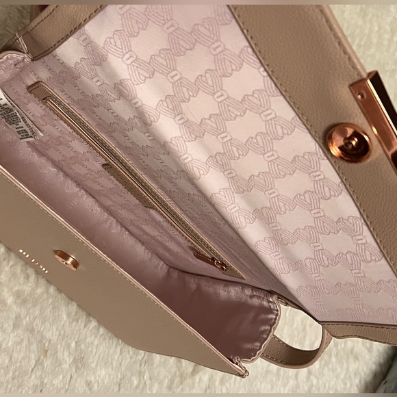 ‼️SOLD‼️ Ted Baker women’s adjustable strap crossbody bag - Picture 4 of 6